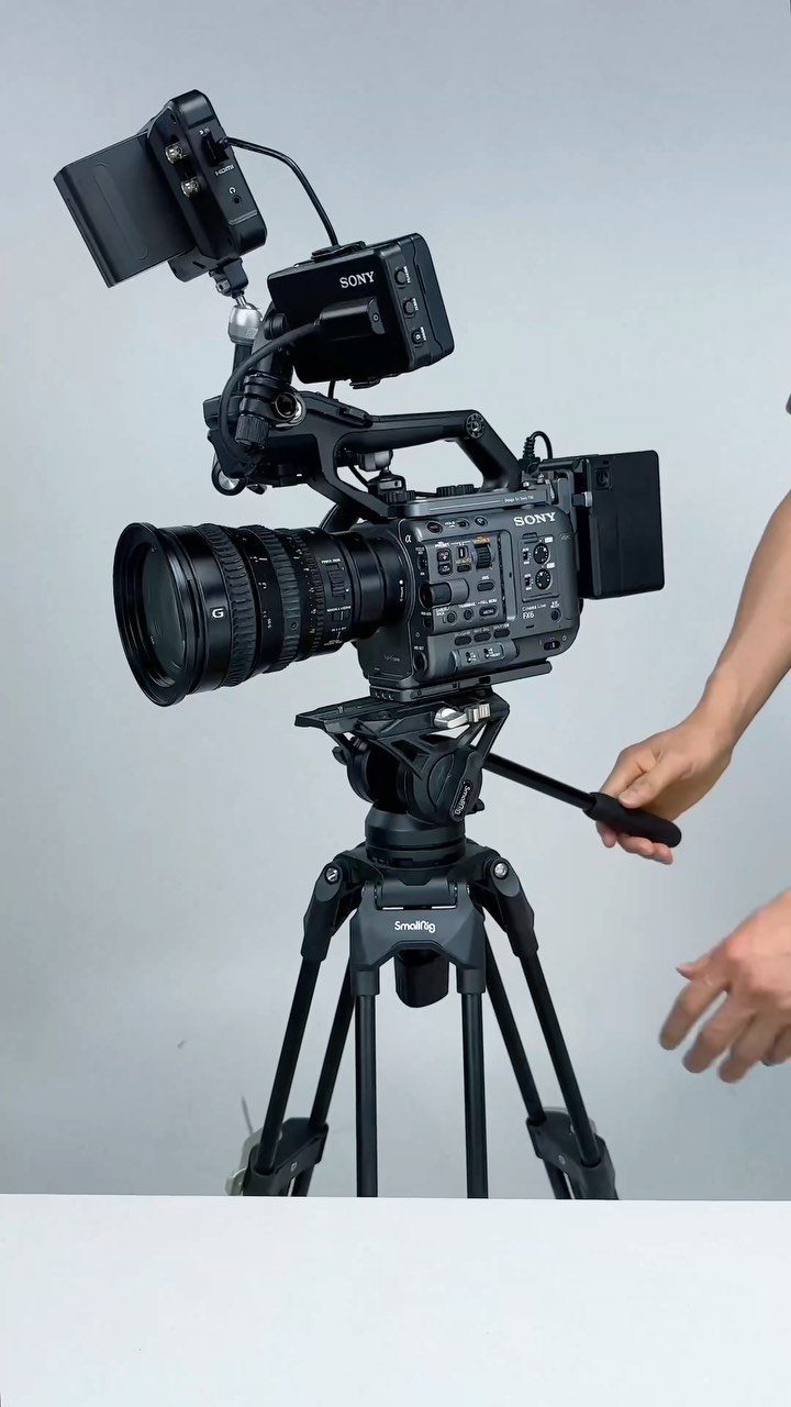 This is your sign to invest in building a #SonyFX6 rigProtect and add accessor...