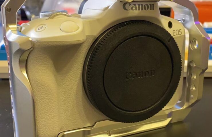 Check out recently customize cages! That's make your camera more unique！Red Sm...