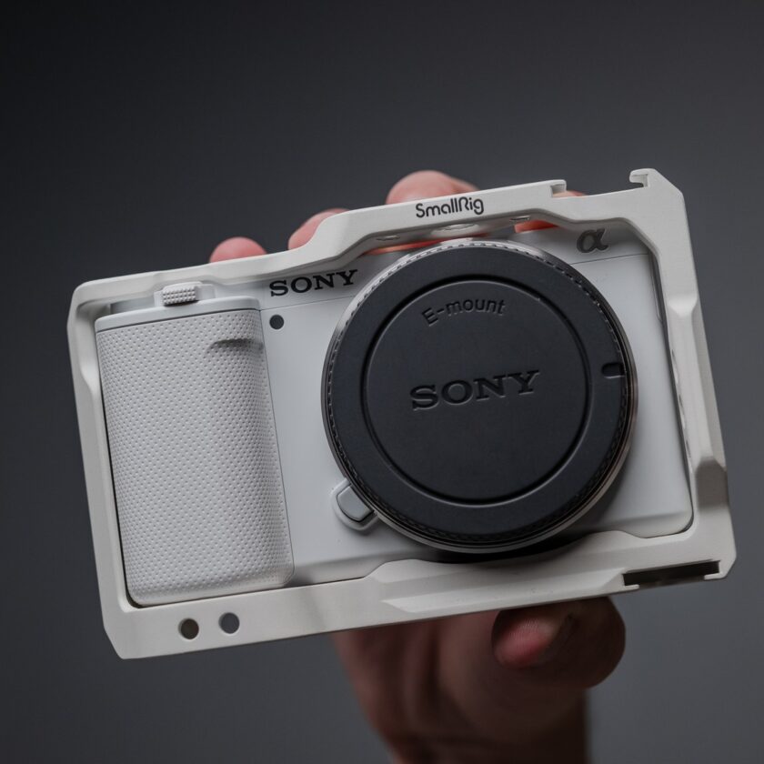 Check out our recently customize cage!The White Cage for white Sony ZV-E10! Th...