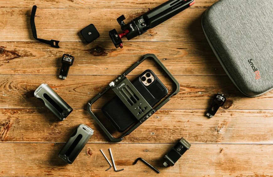 A versatile and professional solution for smartphone vlogging and live streaming...