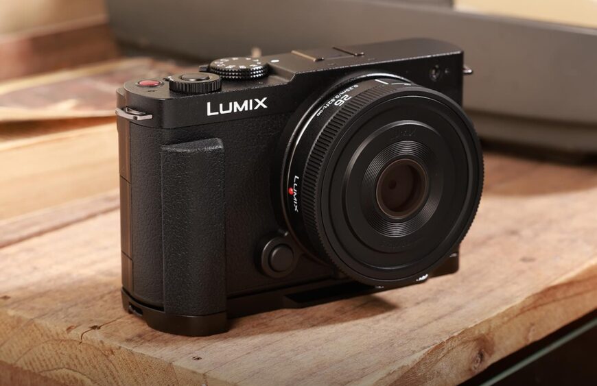 Introducing the upgrade for your LUMIX S9! A new handgrip, designed in collabor...