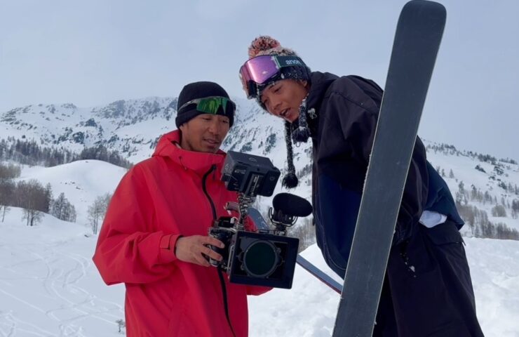 Challenge the speed and capture every thrilling skiing moment!Experience fast ...