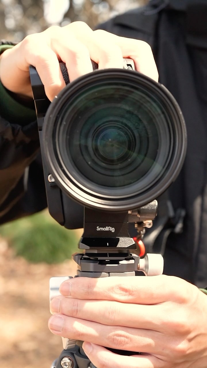 In recent years, there has been a growing demand for vertical video shooting ove...