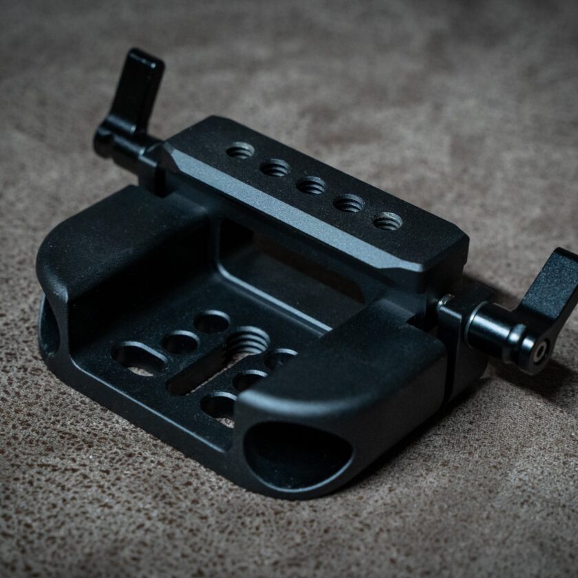 Have you thought about mounting a 15mm dual rod on top of the camera?Our DreamRi...
