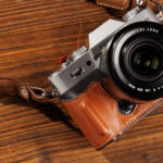 Smallrig Kit de protection en cuir demi-coque pour FUJIFILM X-T30 / X-T30 II / X-T30 III (Marron) 5670