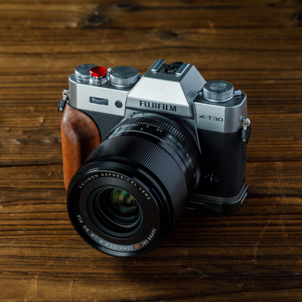 Smallrig Plaque de montage en L avec poignée en bois pour FUJIFILM X-T30 / X-T30 II / X-T30 III (Argent Charbon) 5668 6 Smallrig Plaque de montage en L avec poignée en bois pour FUJIFILM X-T30 / X-T30 II / X-T30 III (Argent Charbon) 5668