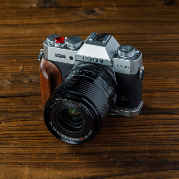 Smallrig Plaque de montage en L avec poignée en bois pour FUJIFILM X-T30 / X-T30 II / X-T30 III (Argent) 5667 6 Smallrig Plaque de montage en L avec poignée en bois pour FUJIFILM X-T30 / X-T30 II / X-T30 III (Argent) 5667